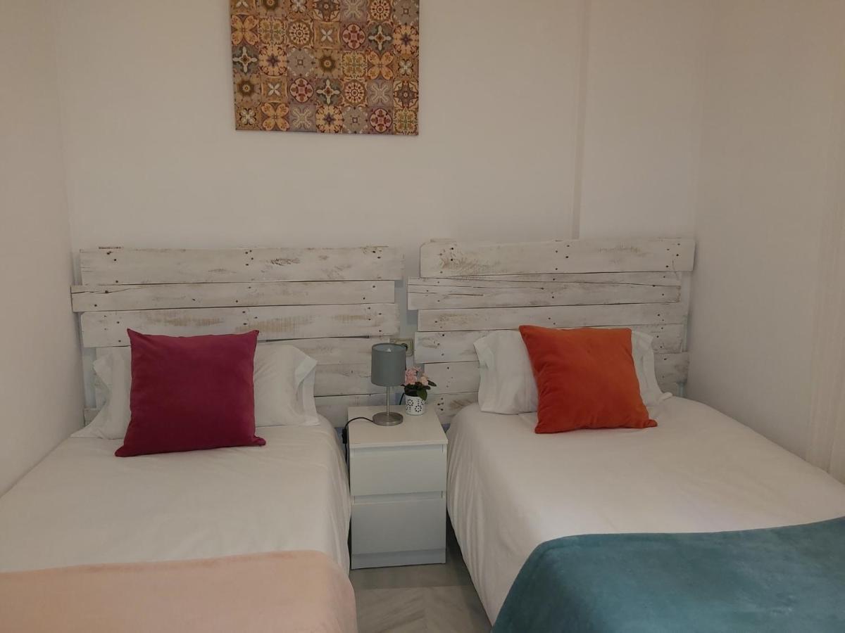 Apartamento San Luis. Plaza De Parking Gratis!!! เซบีญา ภายนอก รูปภาพ