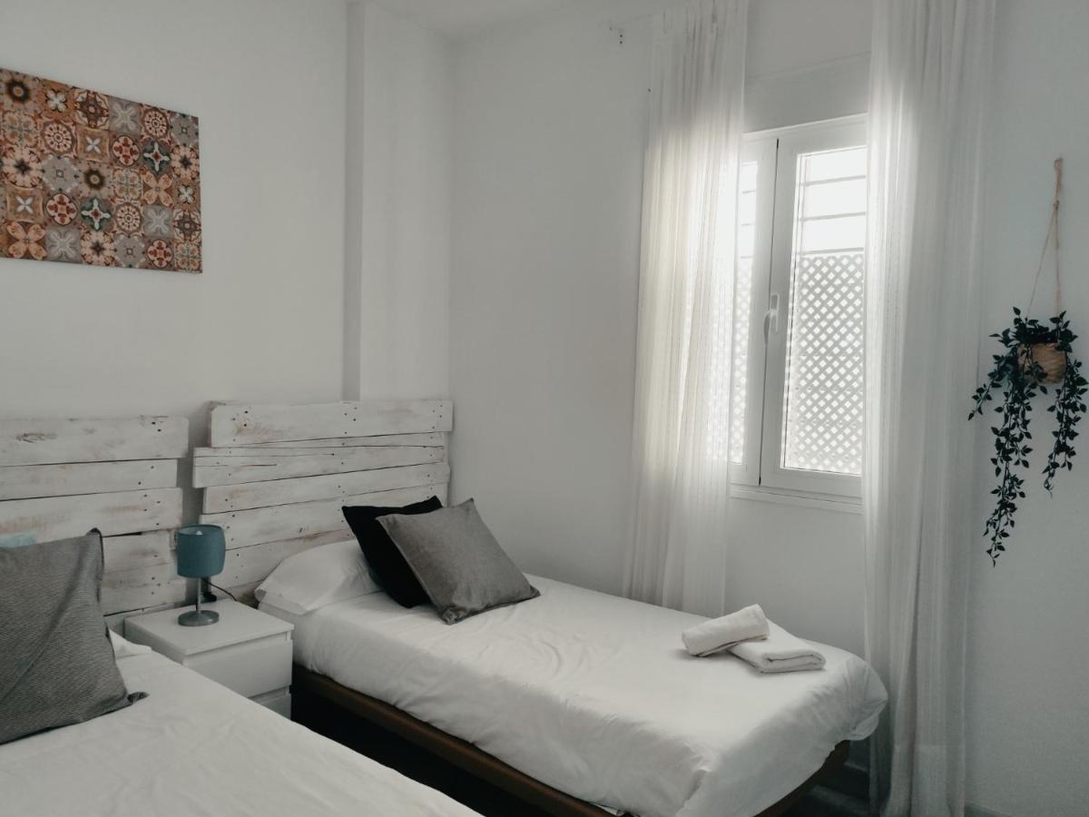 Apartamento San Luis. Plaza De Parking Gratis!!! เซบีญา ภายนอก รูปภาพ